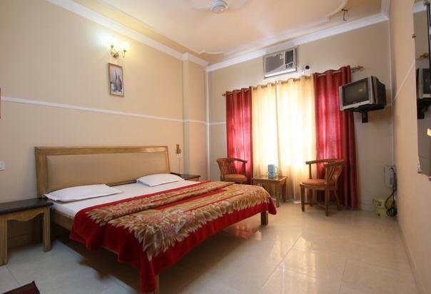 Hotel King Haridwār Pokoj fotografie